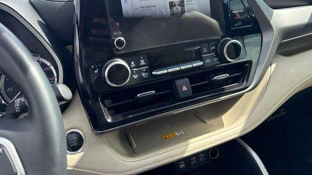 2025 Toyota Highlander LE