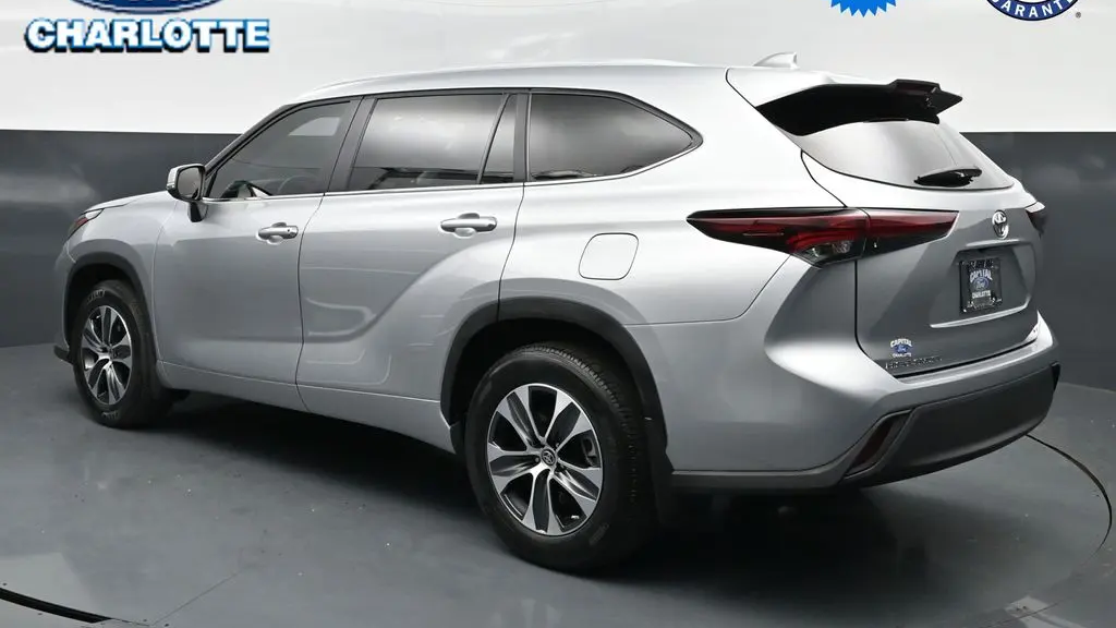 2025 Toyota Highlander LE