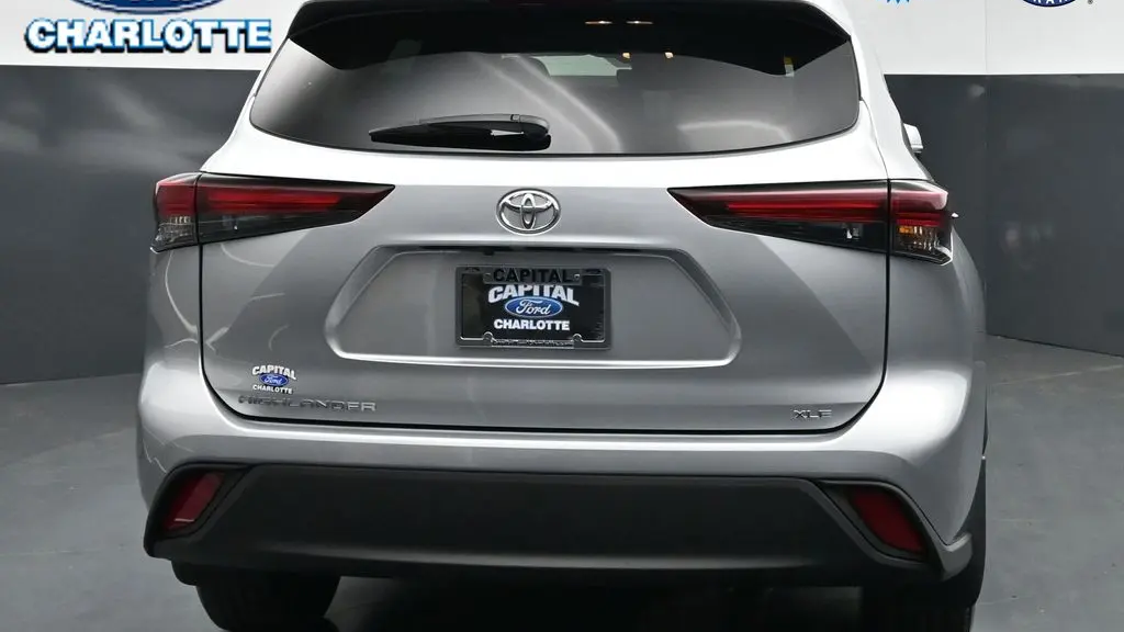 2025 Toyota Highlander LE