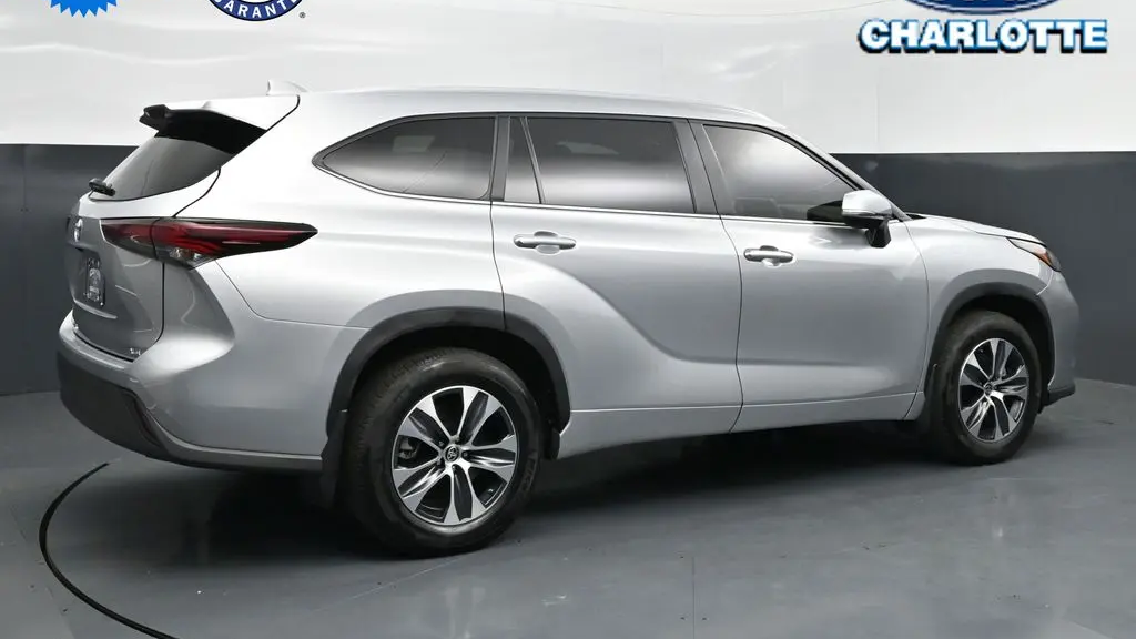 2025 Toyota Highlander LE