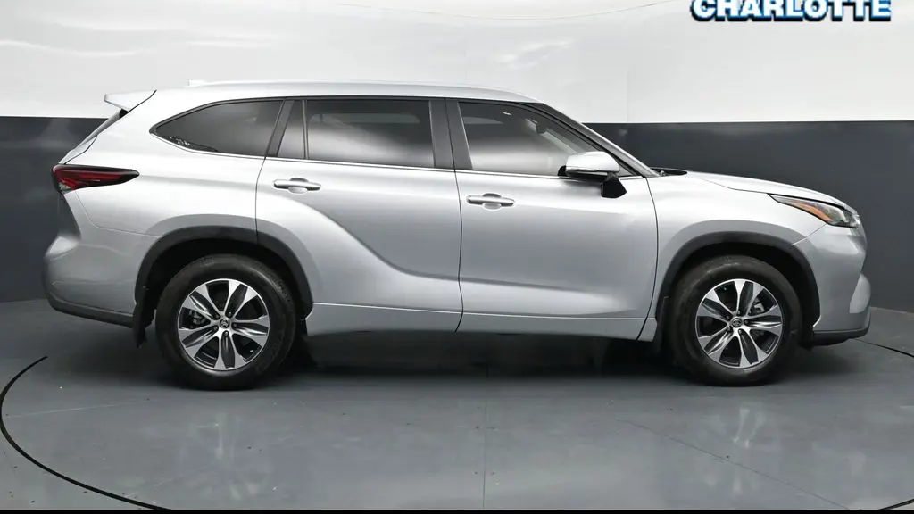 2025 Toyota Highlander LE