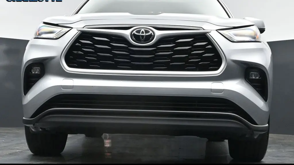 2025 Toyota Highlander LE