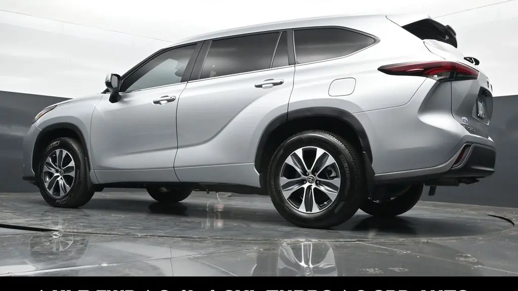 2025 Toyota Highlander LE