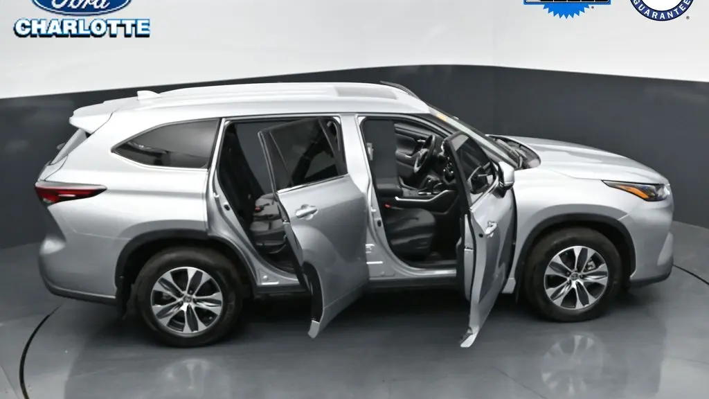 2025 Toyota Highlander LE