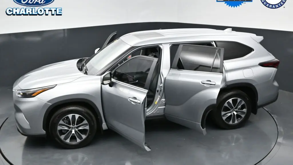 2025 Toyota Highlander LE