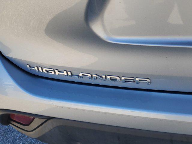 2023 Toyota Highlander - $32,995