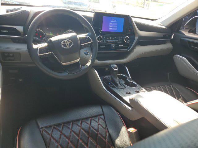 2023 Toyota Highlander - $32,995