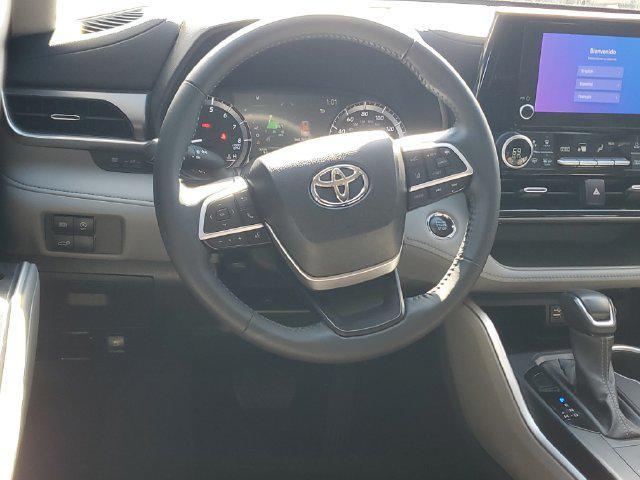2023 Toyota Highlander - $32,995