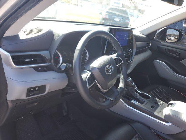 2023 Toyota Highlander - $32,995