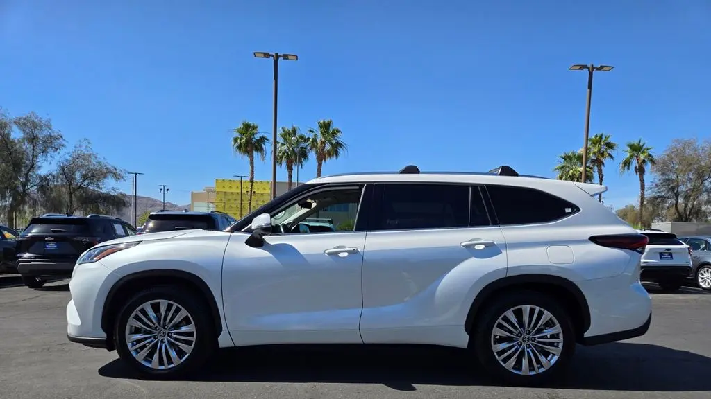 2024 Toyota Highlander Platinum