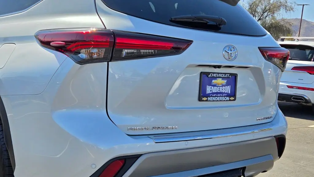 2024 Toyota Highlander Platinum