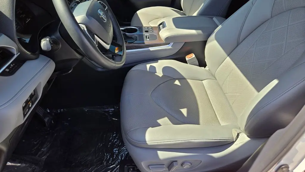 2024 Toyota Highlander Platinum