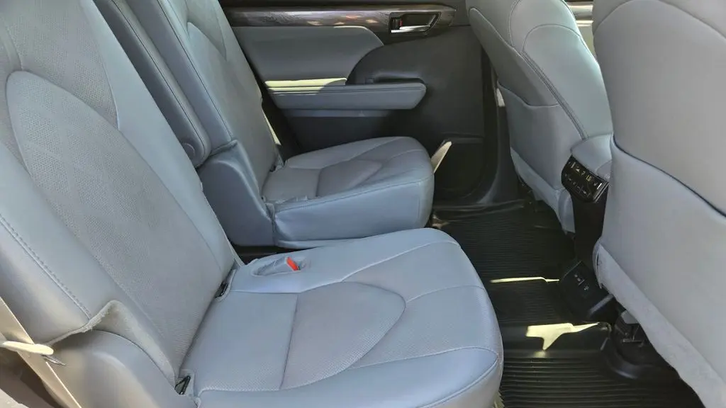2024 Toyota Highlander Platinum