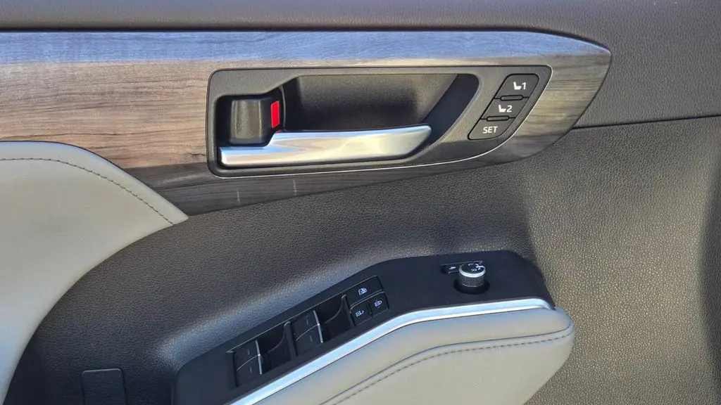 2024 Toyota Highlander Platinum