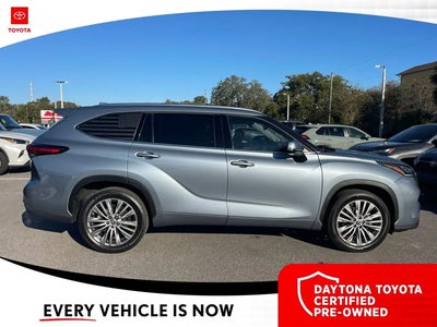 Photo of a 2023 Toyota Highlander Platinum 4DR SUV for sale