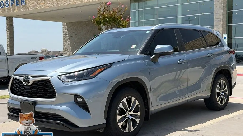 2024 Toyota Highlander LE