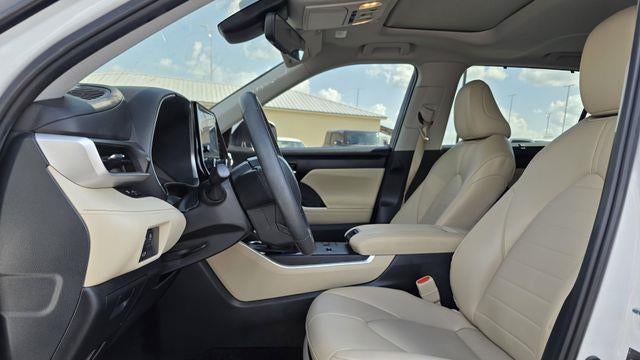 2024 Toyota Highlander LE