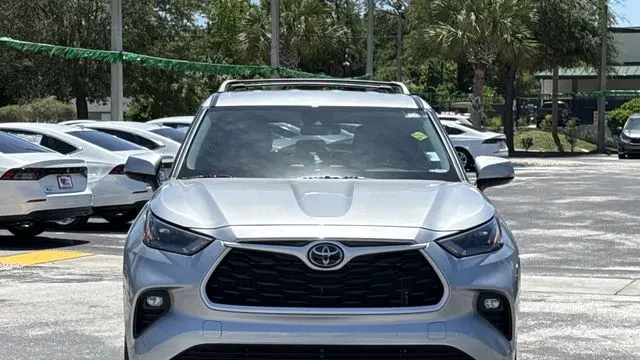 2023 Toyota Highlander LE
