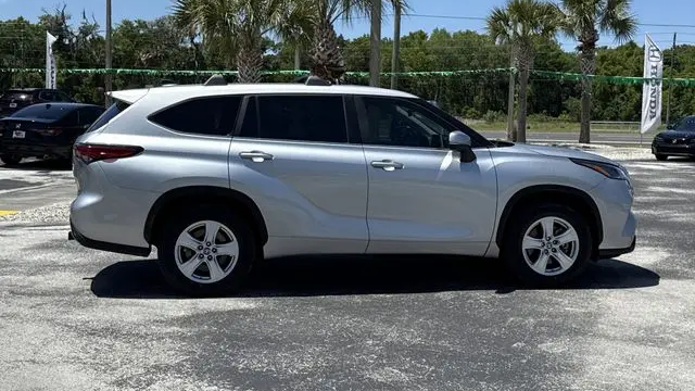 2023 Toyota Highlander LE