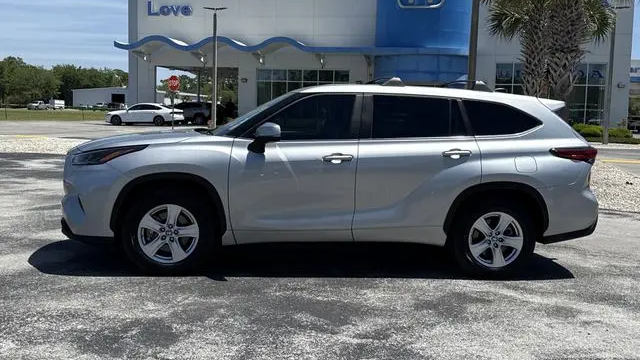 2023 Toyota Highlander LE