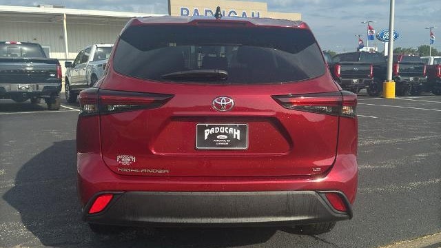 2024 Toyota Highlander LE
