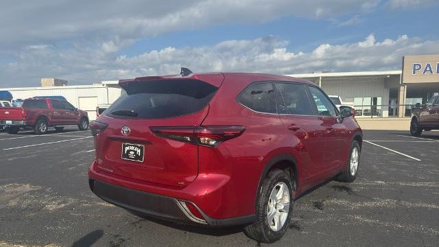 2024 Toyota Highlander LE