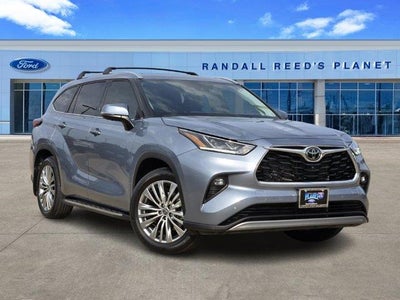 Photo of a 2024 Toyota Highlander Platinum 4DR SUV for sale