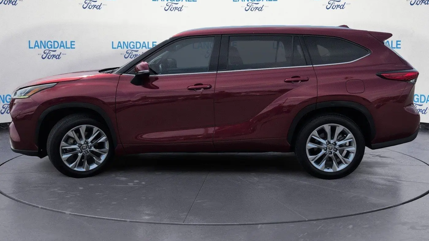 2023 Toyota Highlander LE