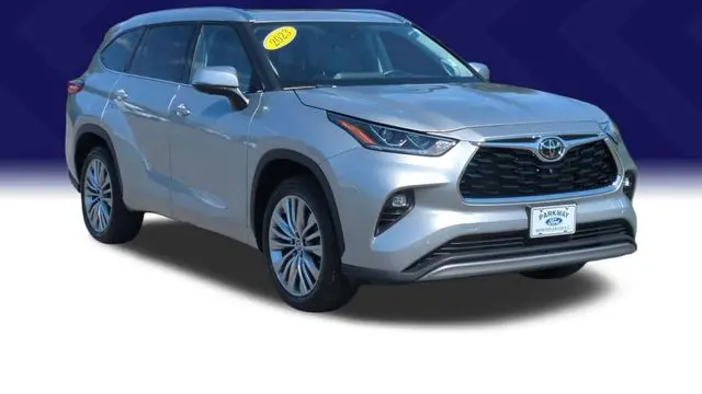 2023 Toyota Highlander LE