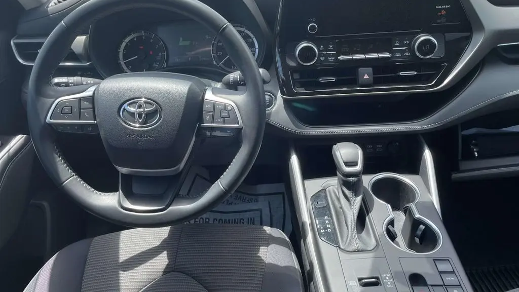 2023 Toyota Highlander LE