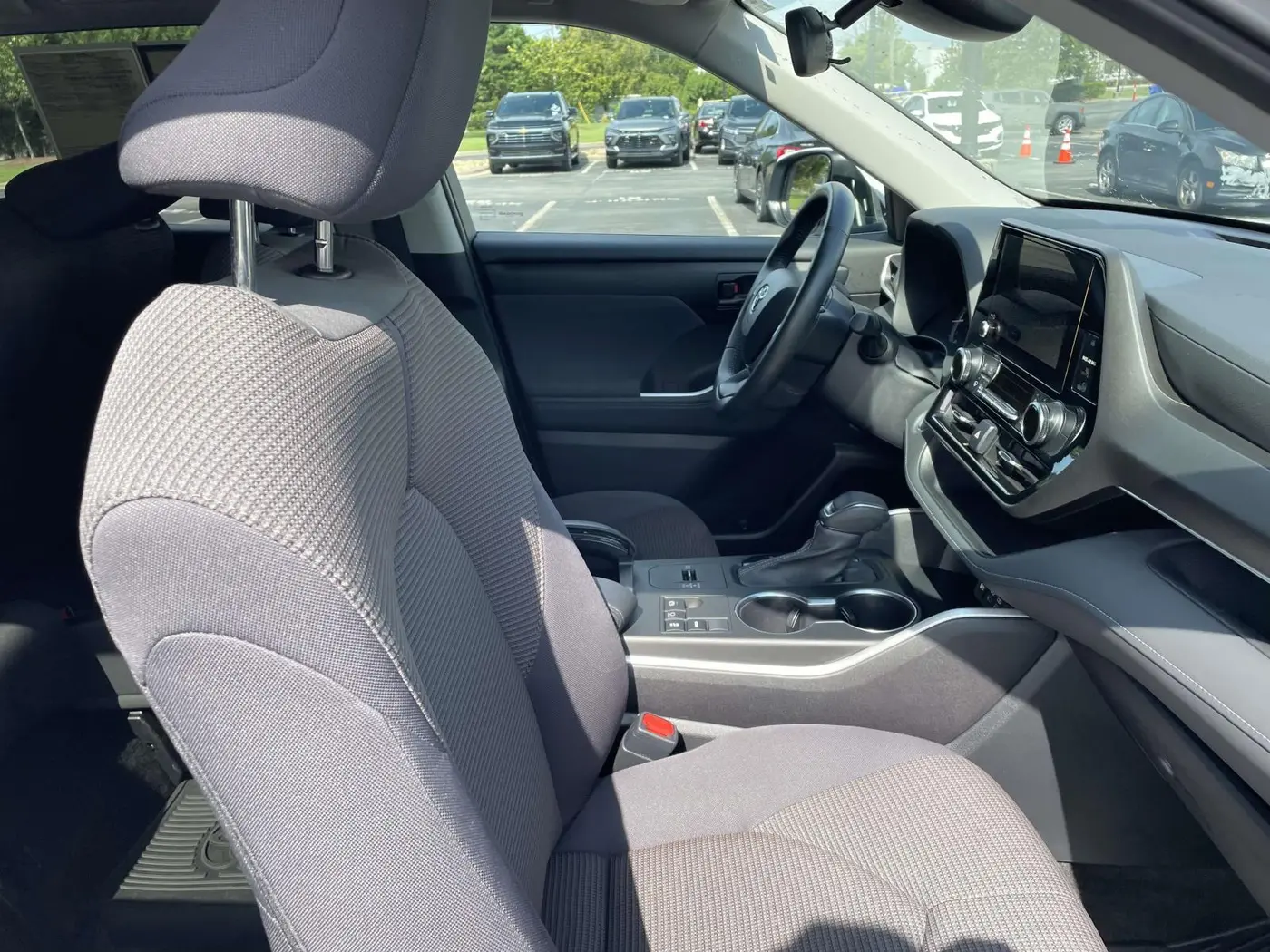 2023 Toyota Highlander - $32,950