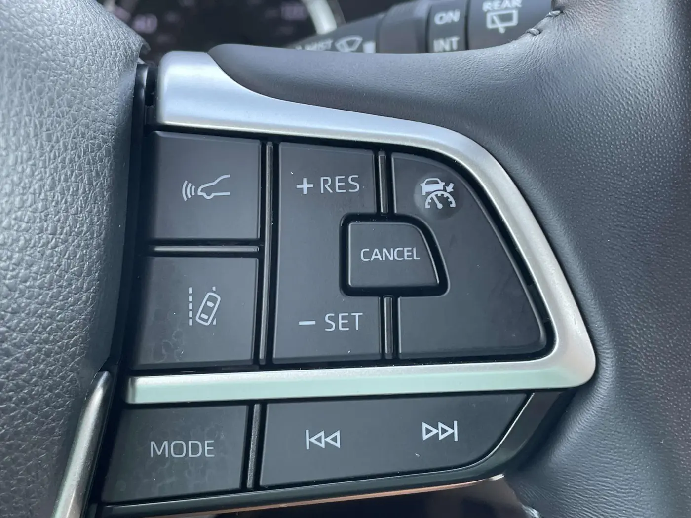 2023 Toyota Highlander - $32,950