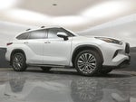 2023 Highlander Thumbnail 23