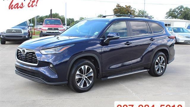 Preowned 2025 Toyota Highlander XLE for Sale