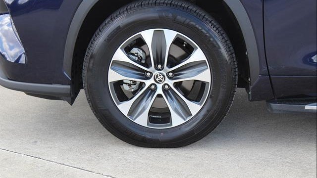 2025 Toyota Highlander XLE