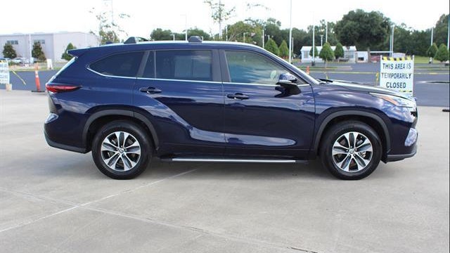 2025 Toyota Highlander XLE