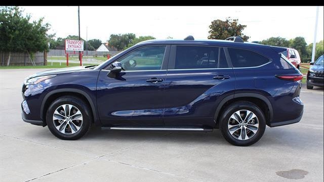 2025 Toyota Highlander XLE