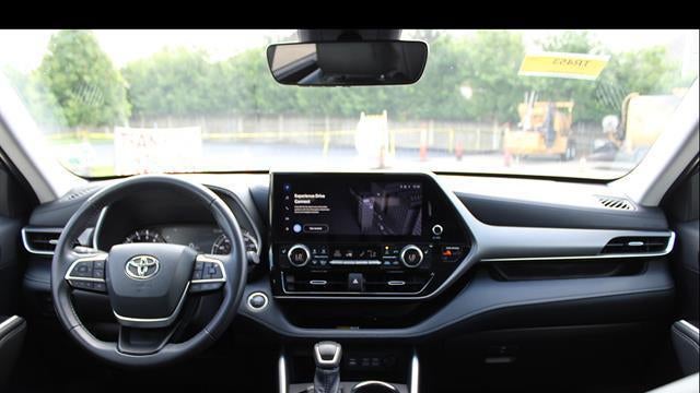2025 Toyota Highlander XLE