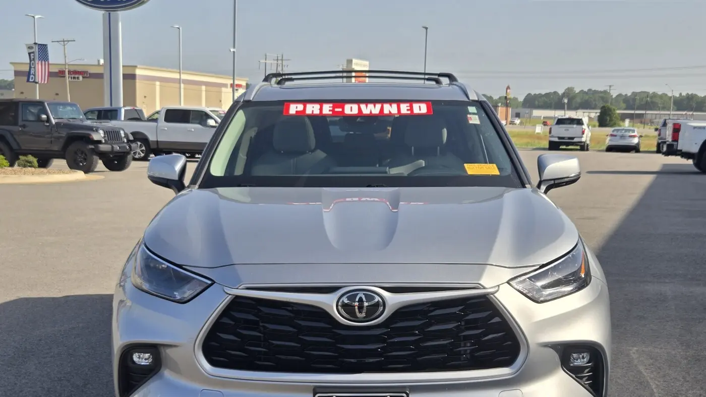 2023 Toyota Highlander LE