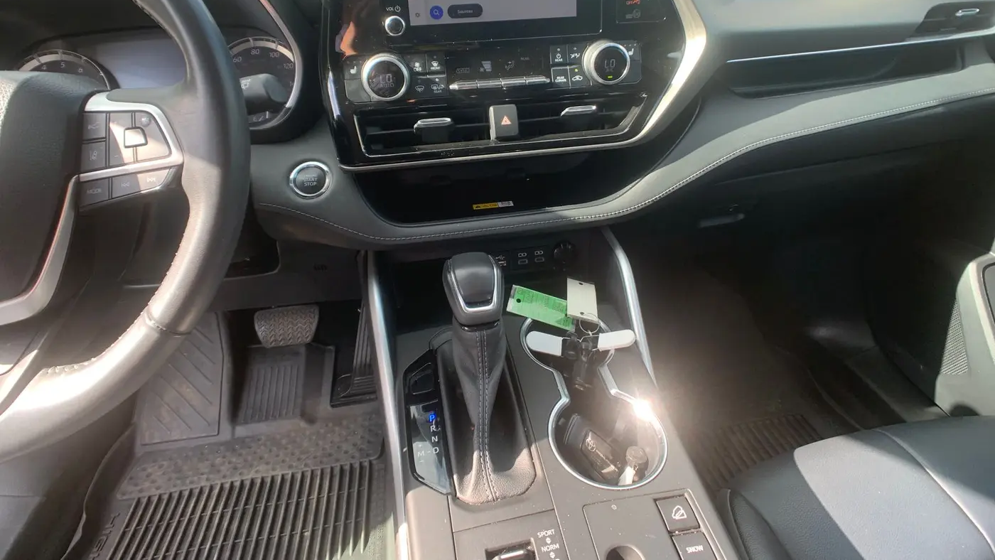 2023 Toyota Highlander LE