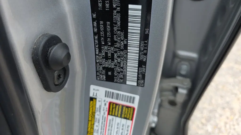 2024 Toyota Highlander LE