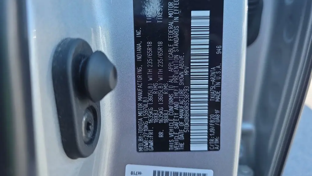 2024 Toyota Highlander LE
