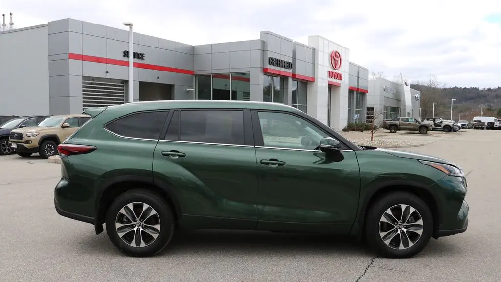 2025 Toyota Highlander LE