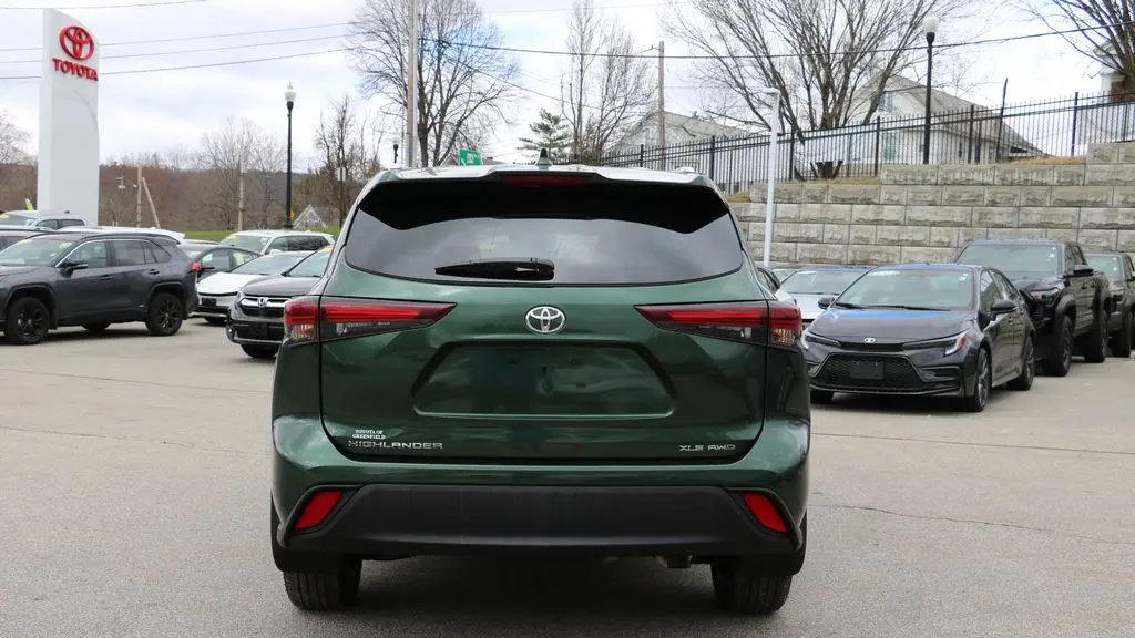 2025 Toyota Highlander LE