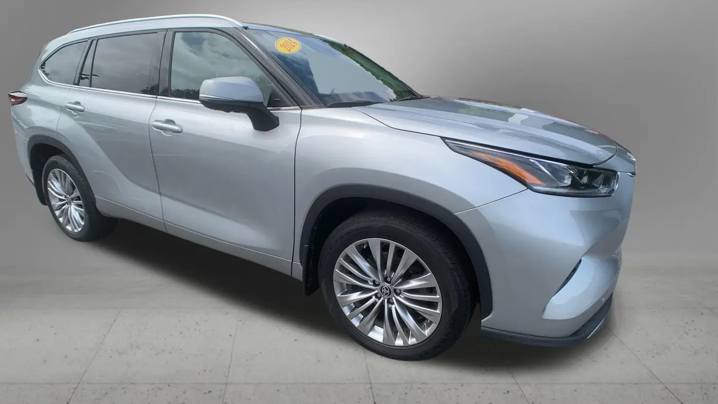 2024 Toyota Highlander LE
