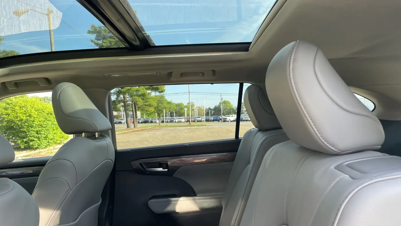 2025 Toyota Highlander LE