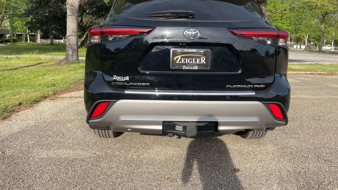 2025 Toyota Highlander LE