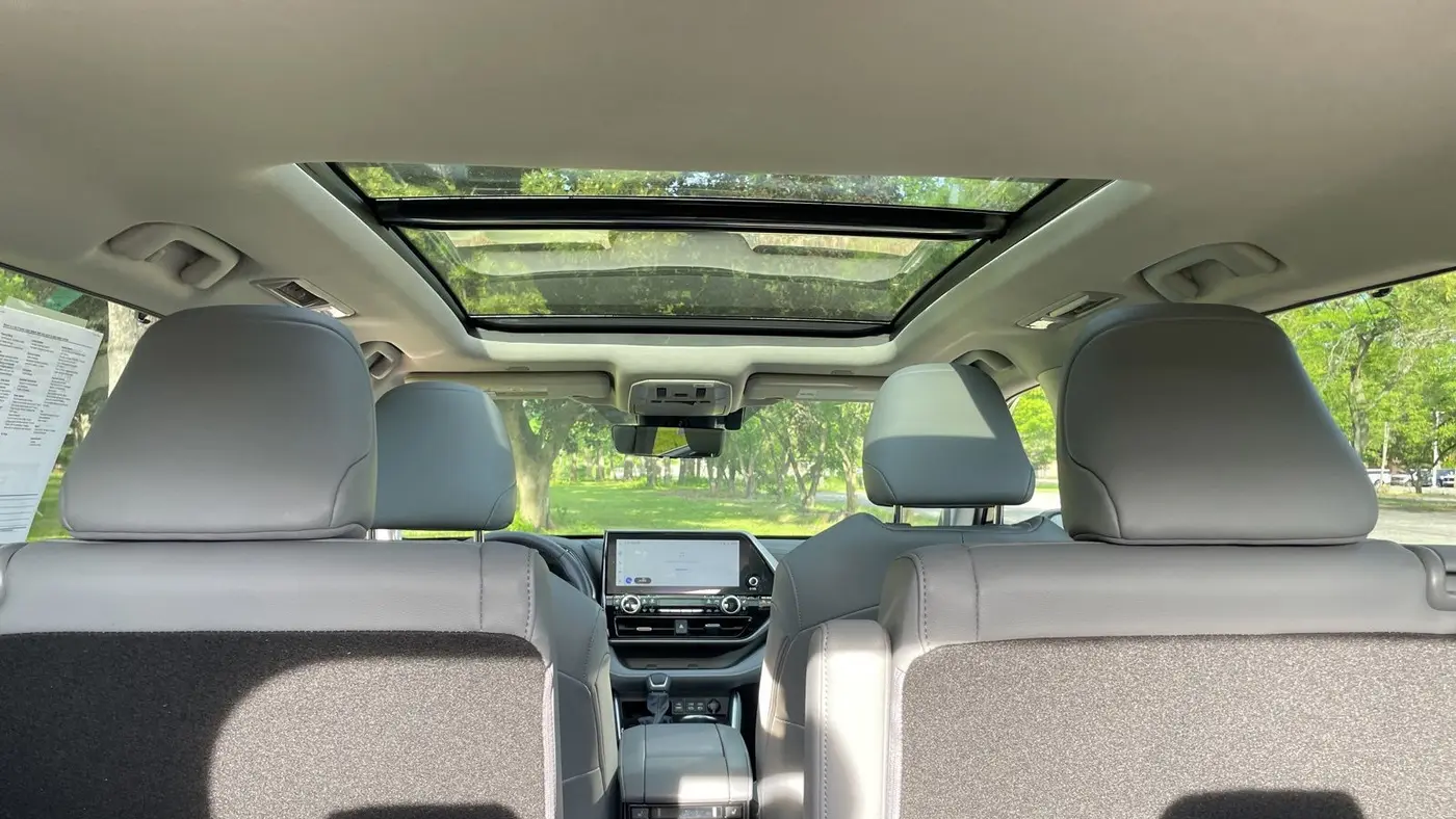 2025 Toyota Highlander LE