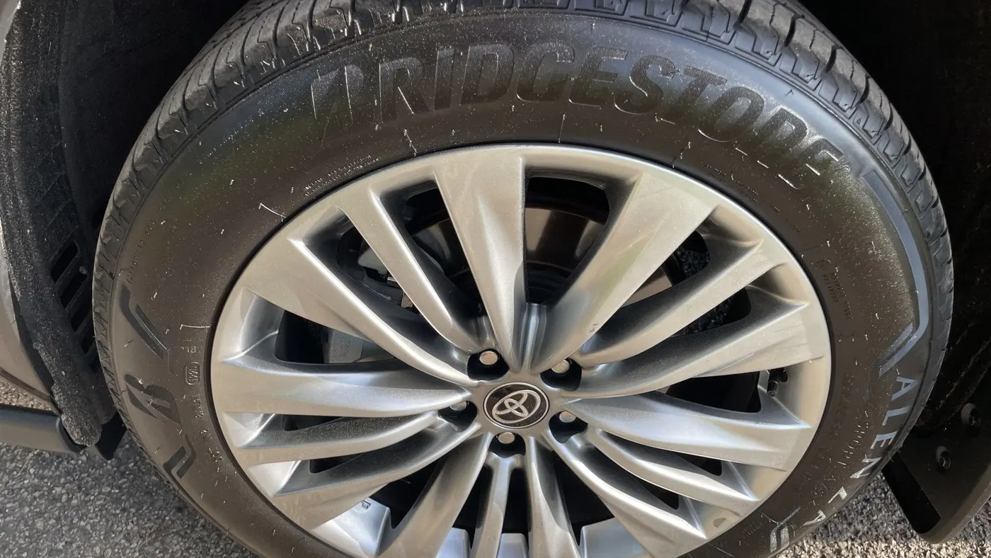2025 Toyota Highlander LE