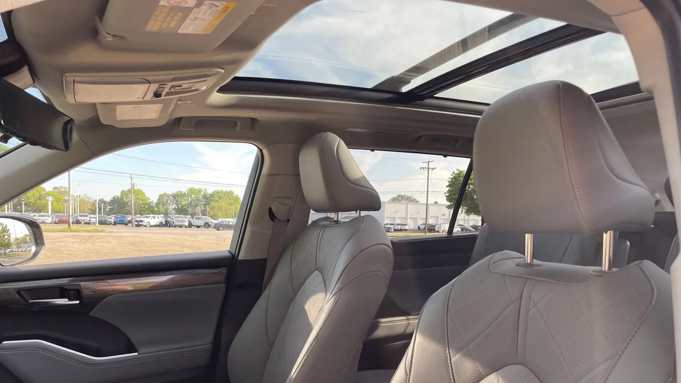 2025 Toyota Highlander LE